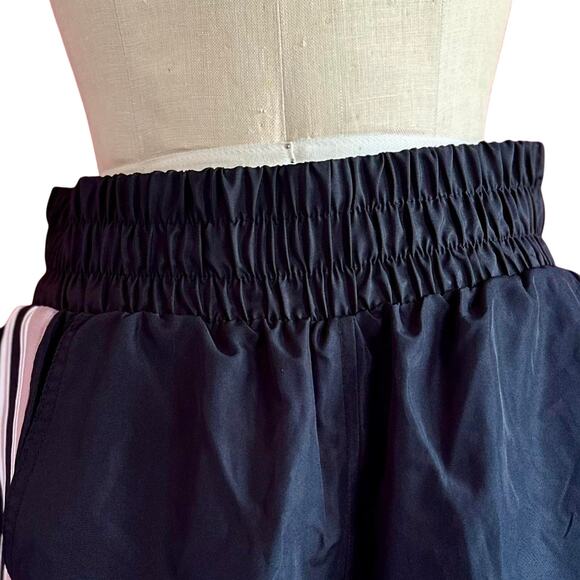 Womens Shorts Large Black NWT Sports Running Workout Beachy Vacation - Picture 2 of 8